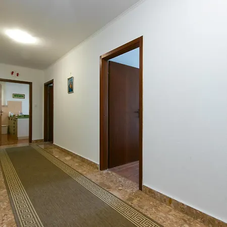 Apartamento 3 *